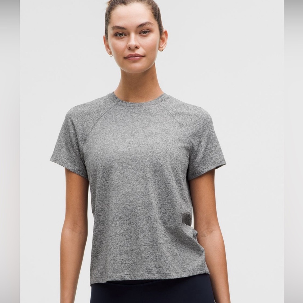 Lululemon License to Train Classic-Fit T-Shirt *NWT 6/Heathered Black